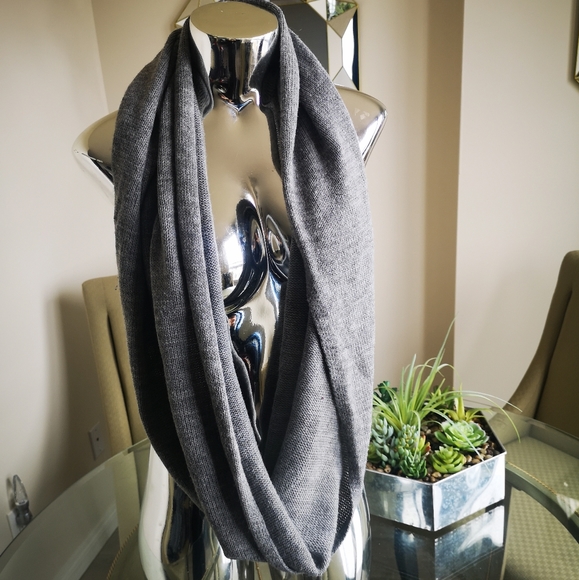 🧣 3 For 1 Scarves 🧣 - Picture 5 of 8